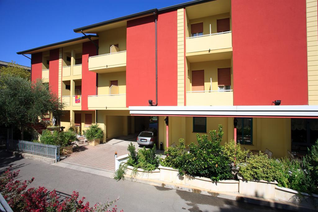 Elisabetta Hotel Cesena Bagian luar foto